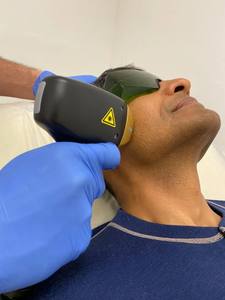 Laser, IPL et électrolyse : quelles différences avant de se former ? — guide Lumea Formations Illustration du guide : Laser, IPL et électrolyse : quelles différences avant de se former ?