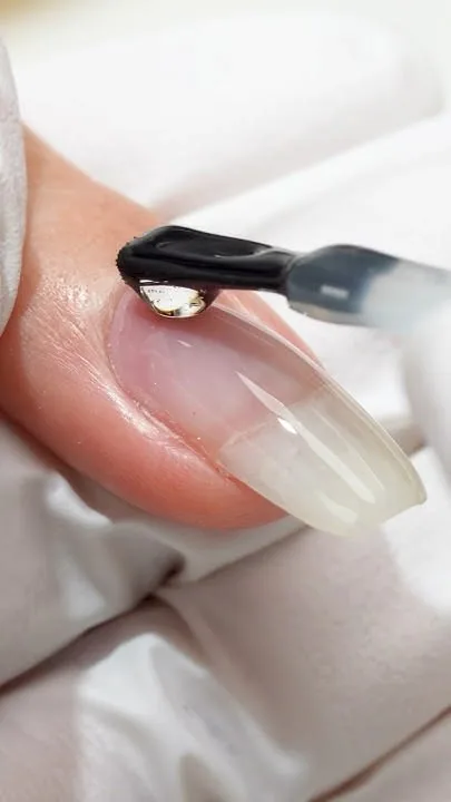 Gel X ou capsules américaines : quelle formation choisir ? — guide Lumea Formations Illustration du guide : Gel X ou capsules américaines : quelle formation choisir ?